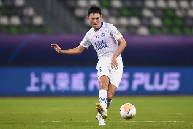 最终十人热刺2-0诺丁汉森林。